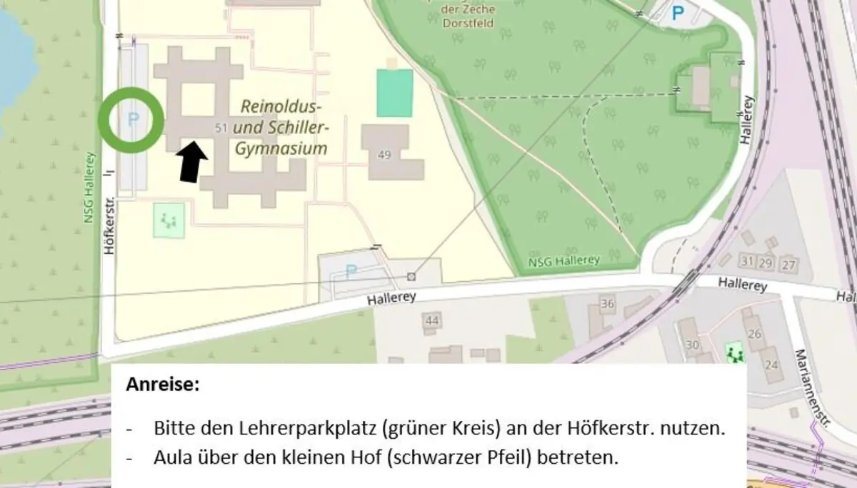 Lageplan mit grünem Kreis und Pfeil, zeigt den Zugang zur Aula des Gymnasiums | © DAV Dortmund
