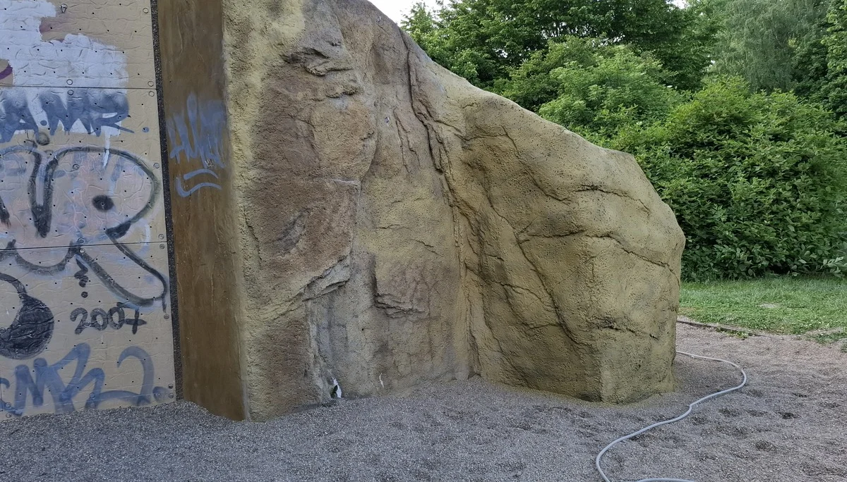 Rechte Seite der Boulderblock des Kletterturms | © DAV Dortmund