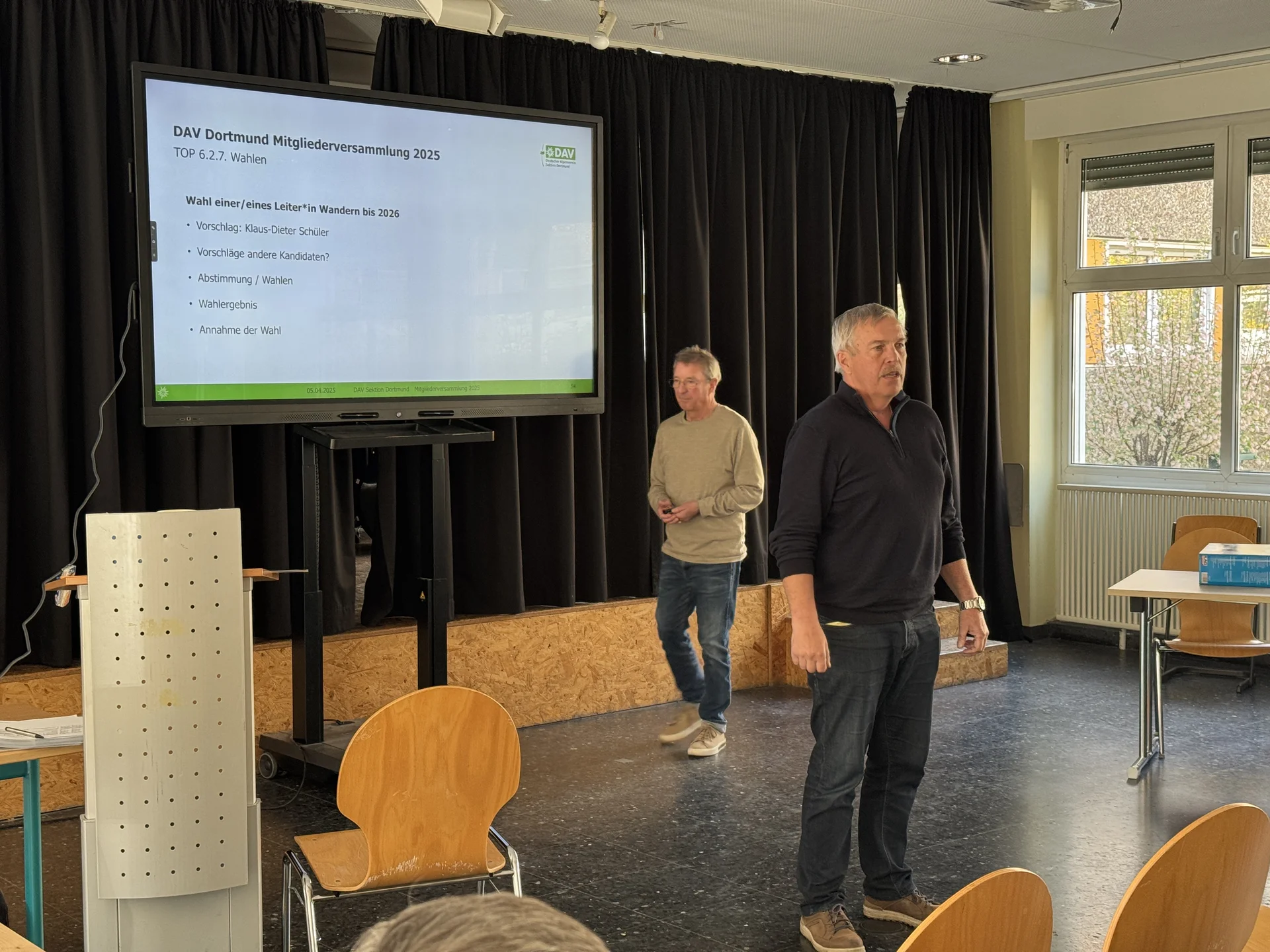 Klaus Dieter erklärt über das Inklusionswandern | © DAV Dortmund