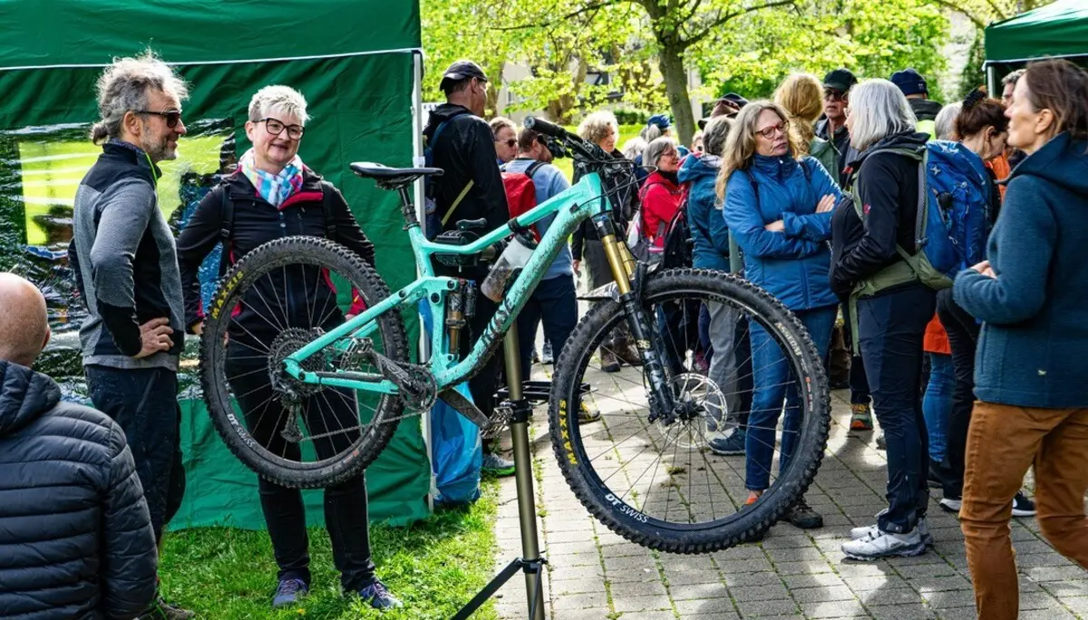 Fahrradreparaturständer mit Mountainbike | © DAV Dortmund