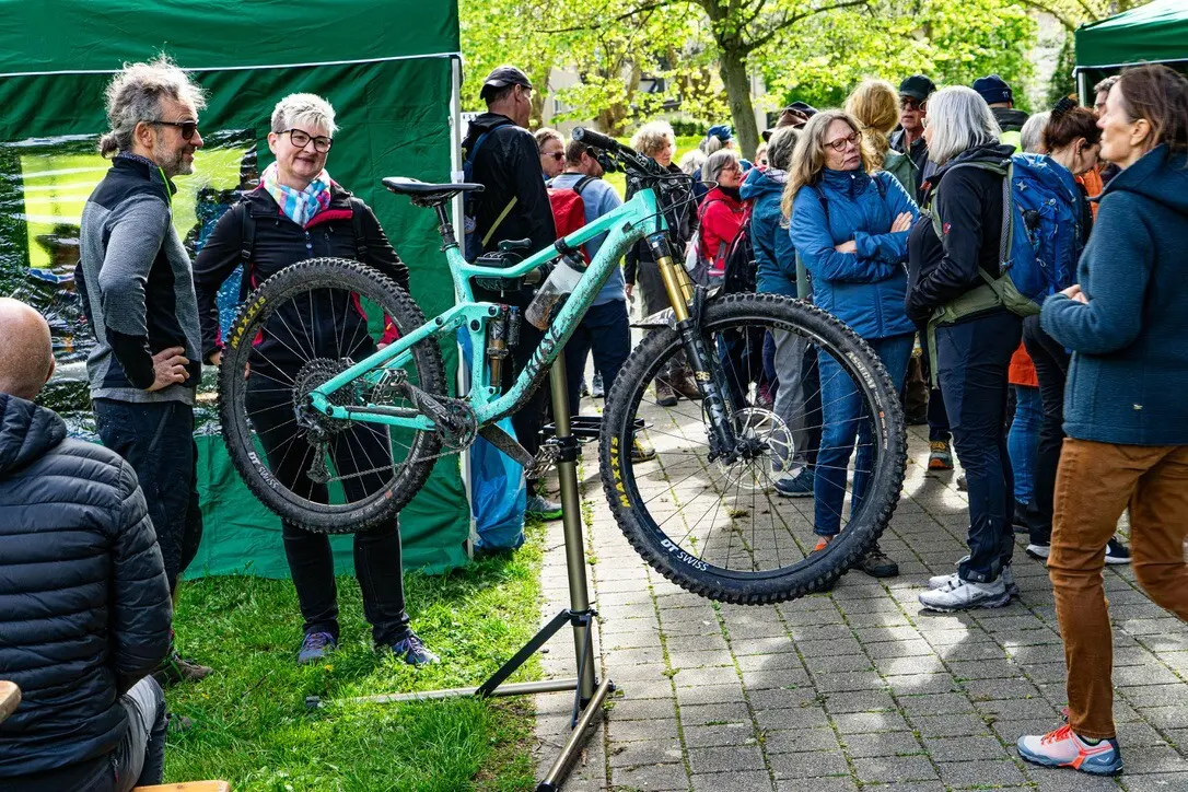 Fahrradreparaturständer mit Mountainbike | © DAV Dortmund