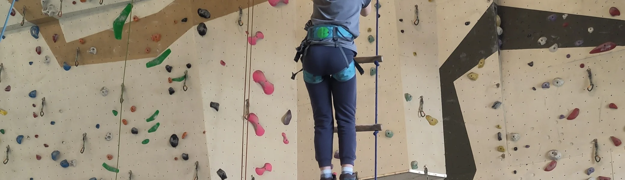 Kletterhalle: 2 Kinder an einer Strickleiter | © DAV Dortmund Cornelia Sourel