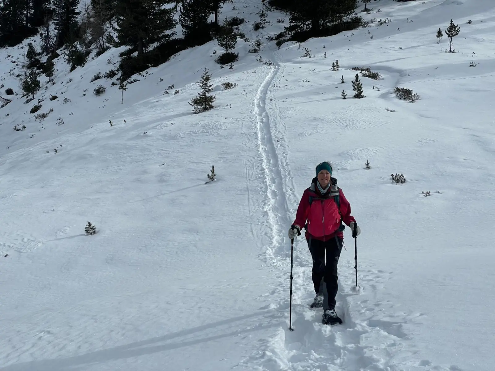 Frau mit Schneeschuhen | © DAV Dortmund