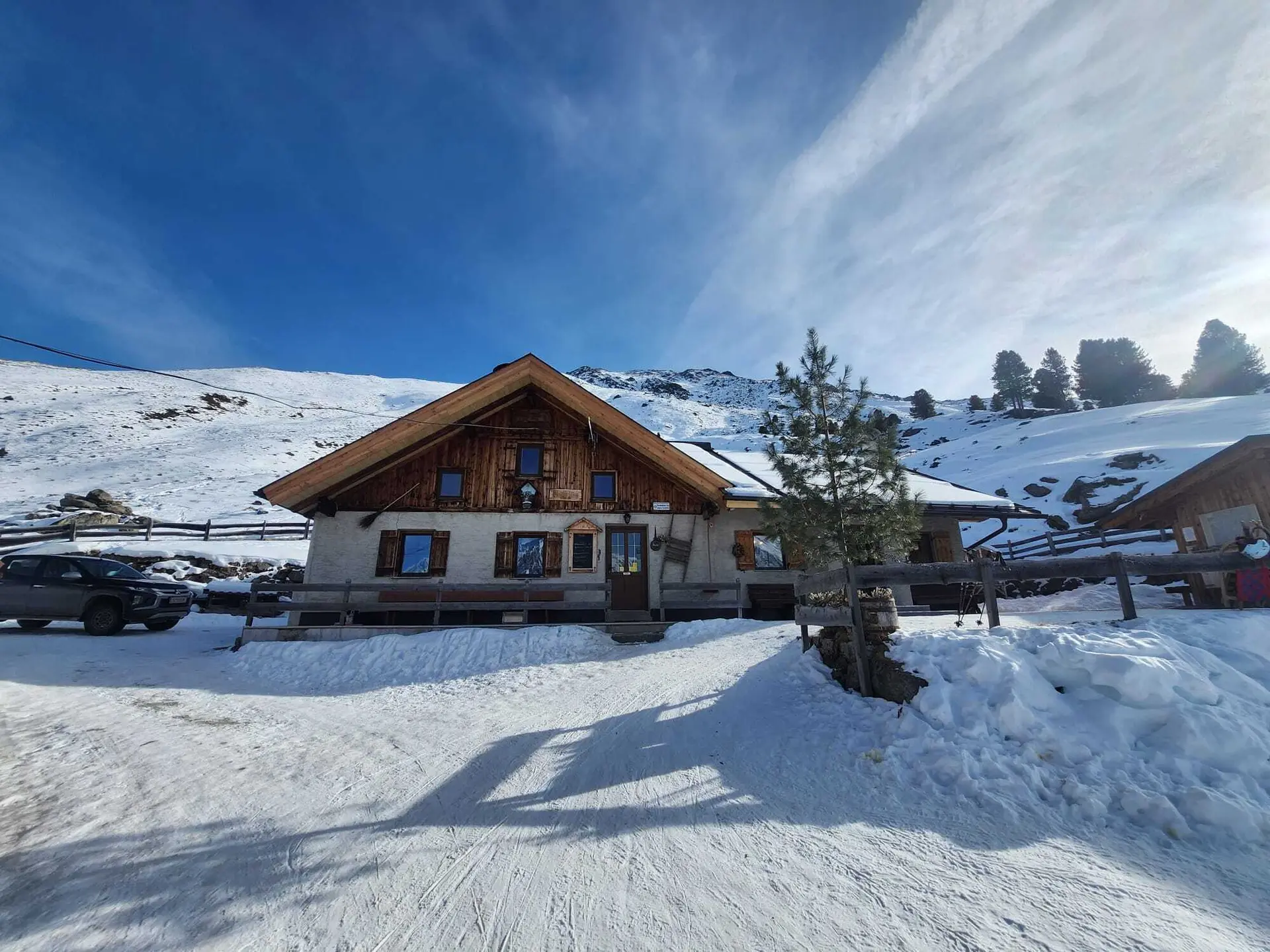Almgebäude im Schnee | © DAV Dortmund