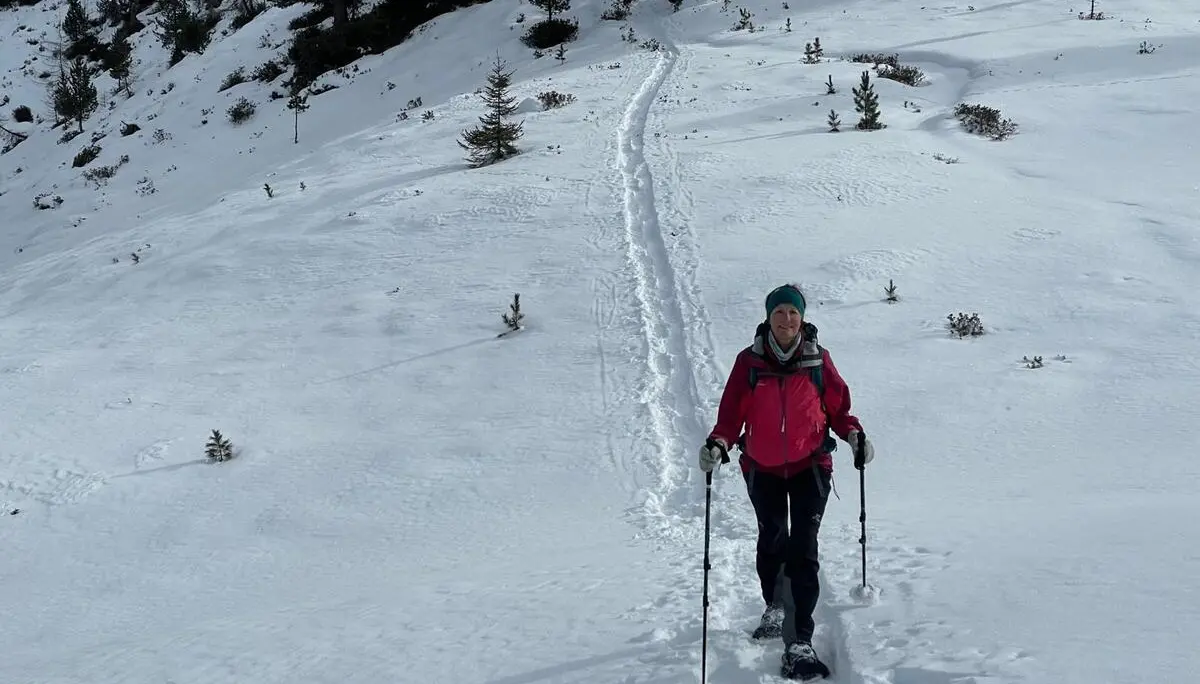 Frau mit Schneeschuhen | © DAV Dortmund