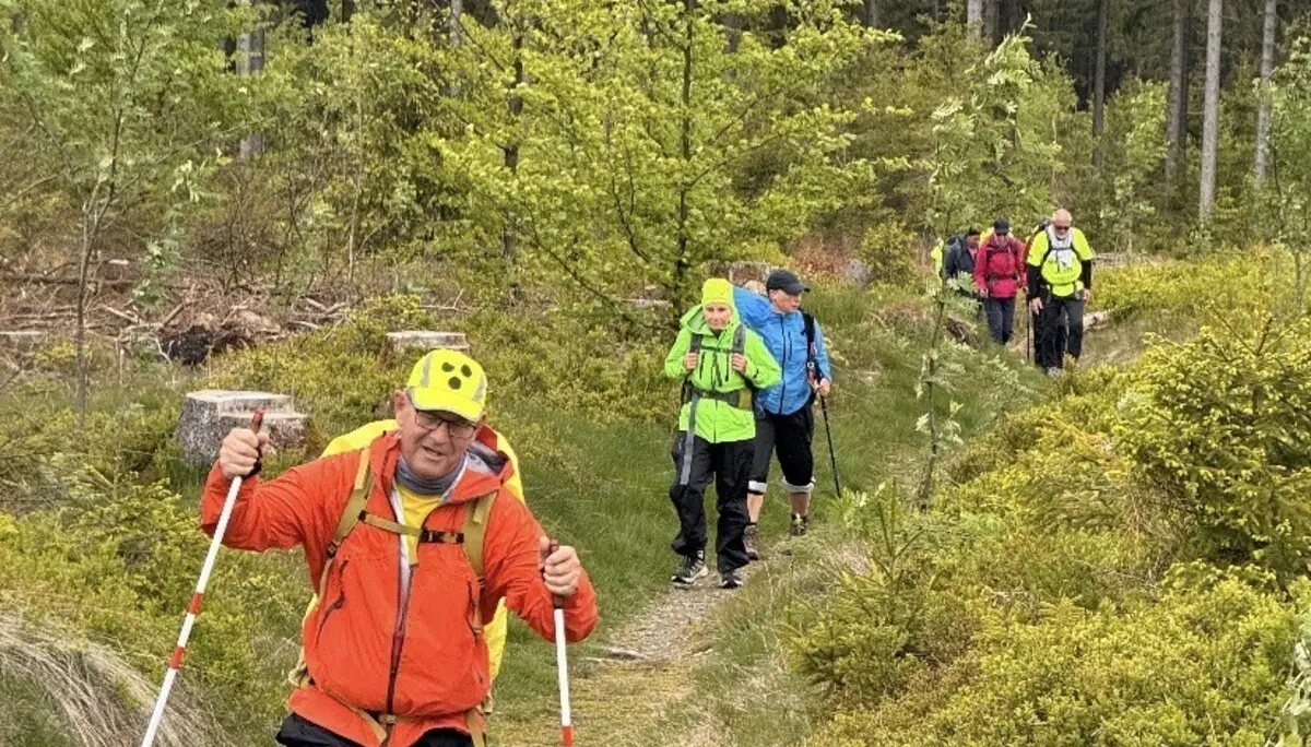 Sehbehinderte Menschen wandern | © DAV Dortmund