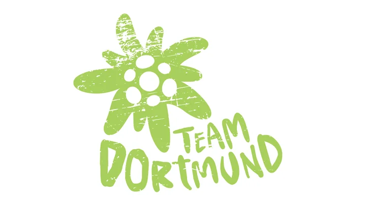 Grünes Logo mit stilisierter Edelweißblume und handschriftlichem Schriftzug „Team Dortmund“. | © DAV Dortmund